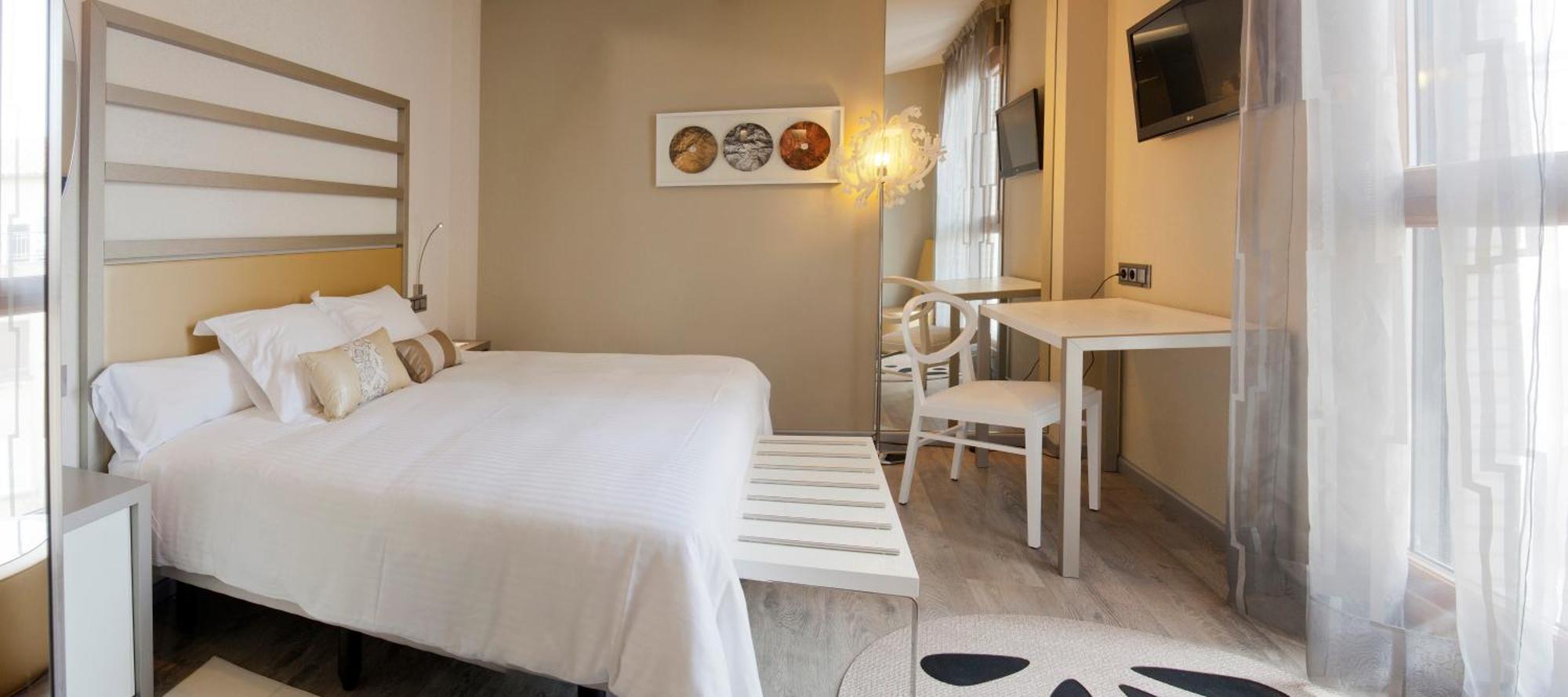 Double Room with Spa Access,739052128:JPEG
